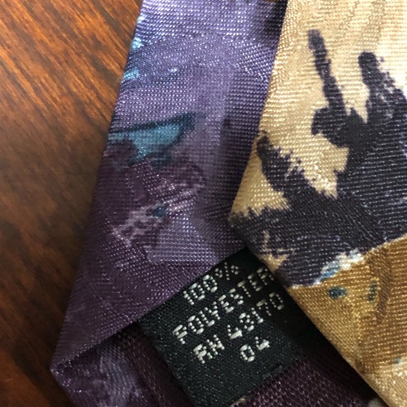 Tie - Picture 3 of 4